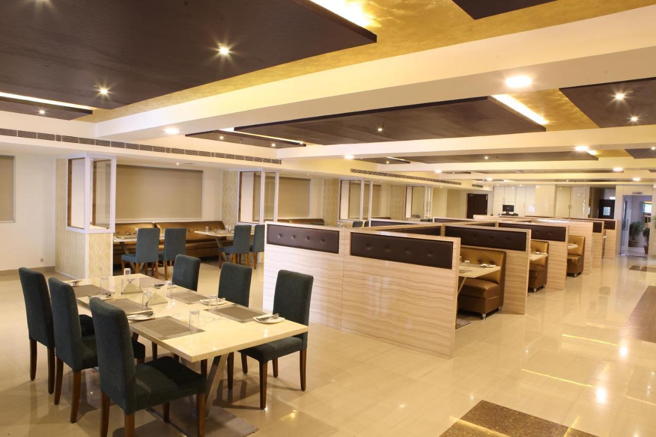 Nova Pride Hotel Hyderabad Esterno foto