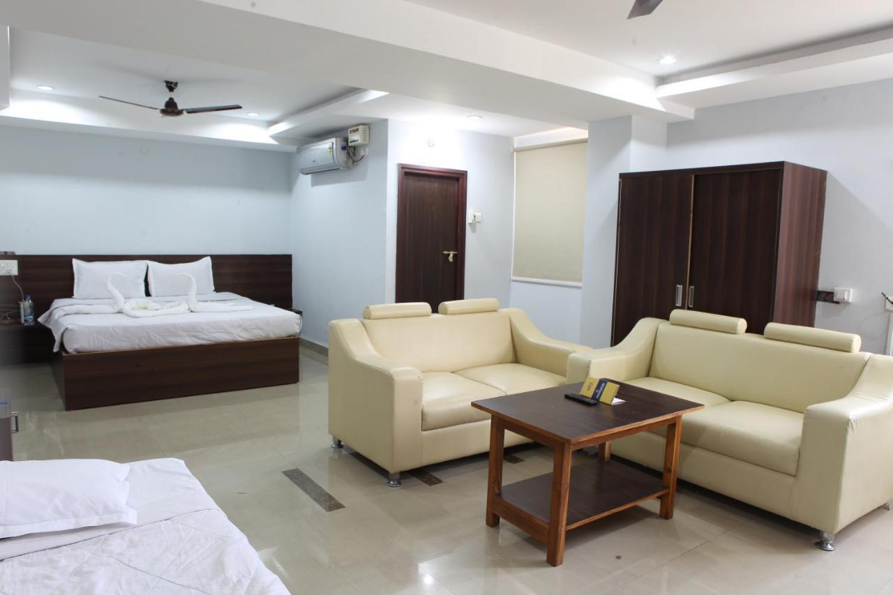 Nova Pride Hotel Hyderabad Esterno foto