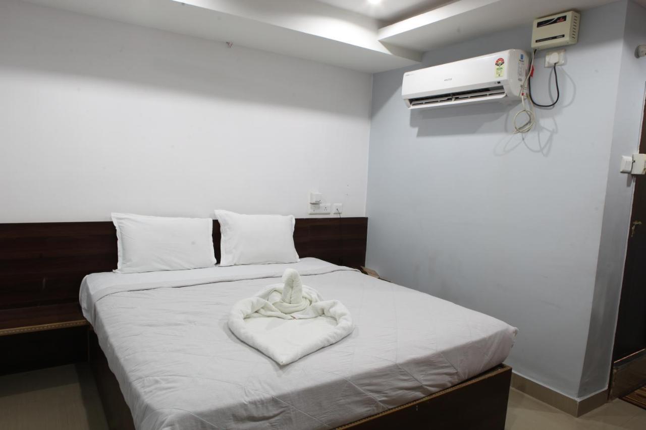 Nova Pride Hotel Hyderabad Esterno foto