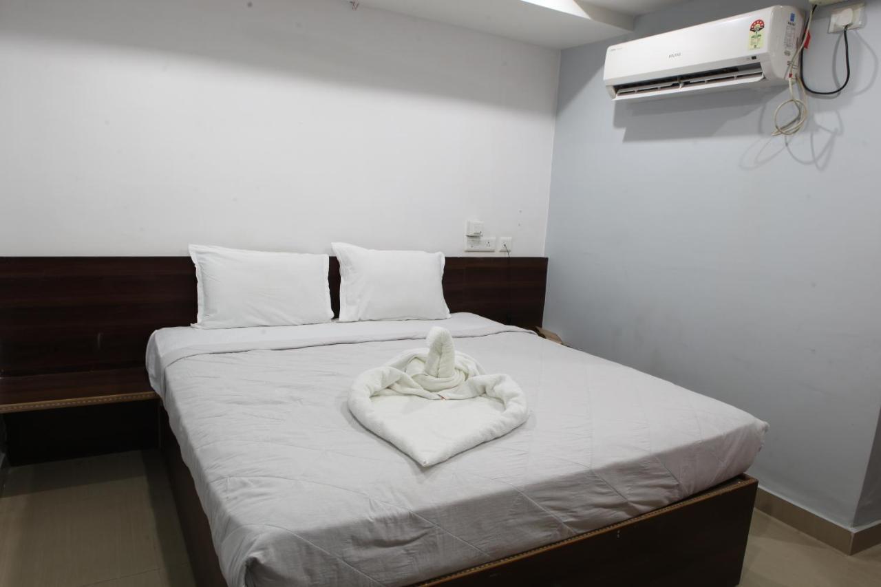 Nova Pride Hotel Hyderabad Esterno foto