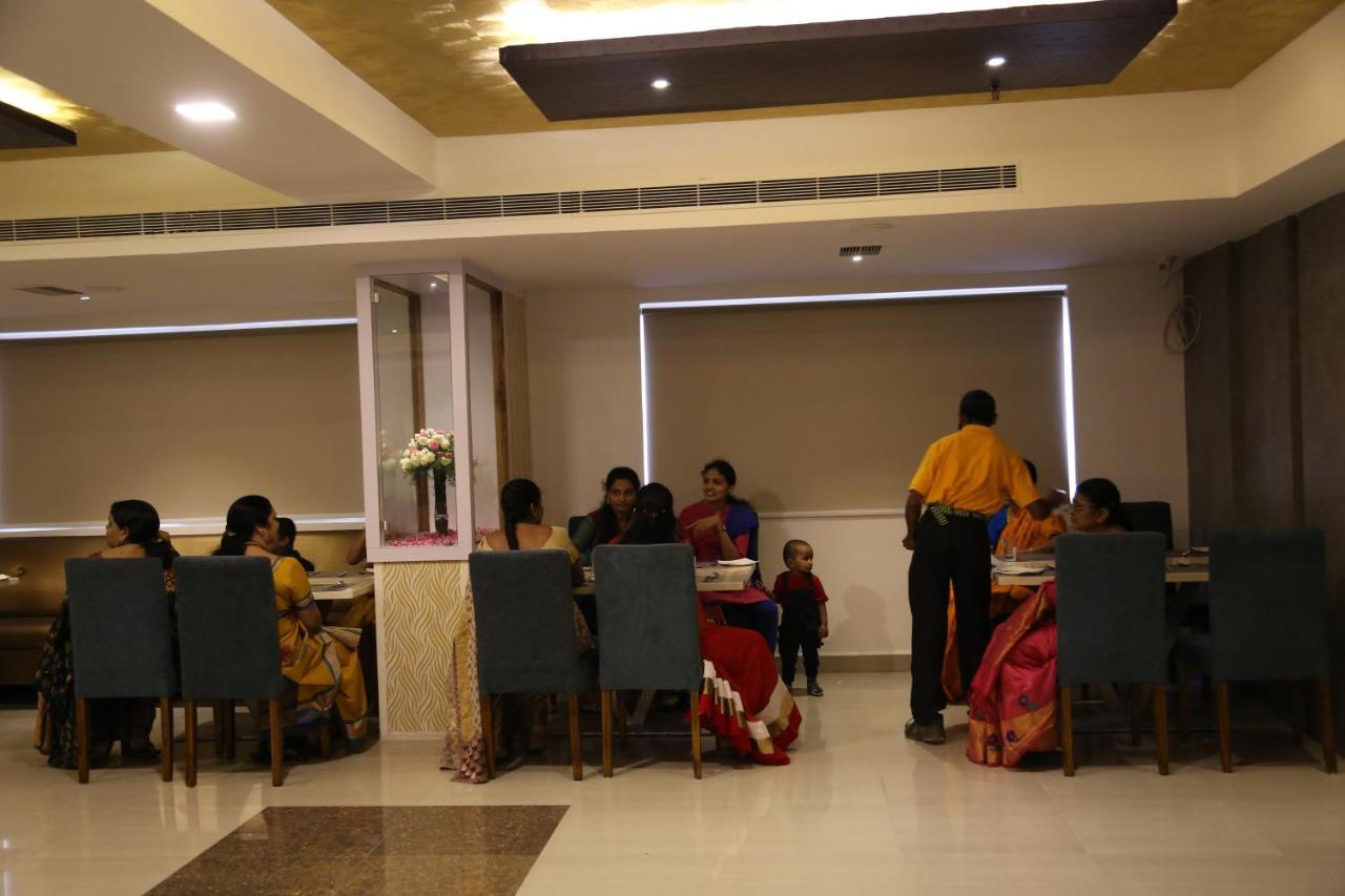 Nova Pride Hotel Hyderabad Esterno foto